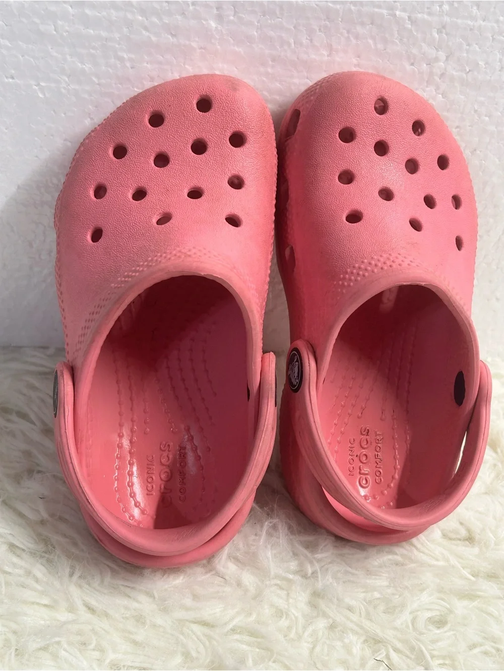 CROCS Kids Classic Clogs in Coral Pink